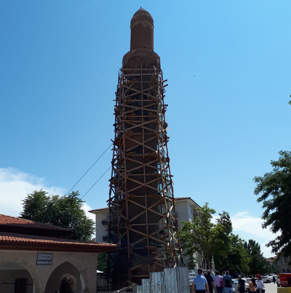 Aksaray Eğri Minare