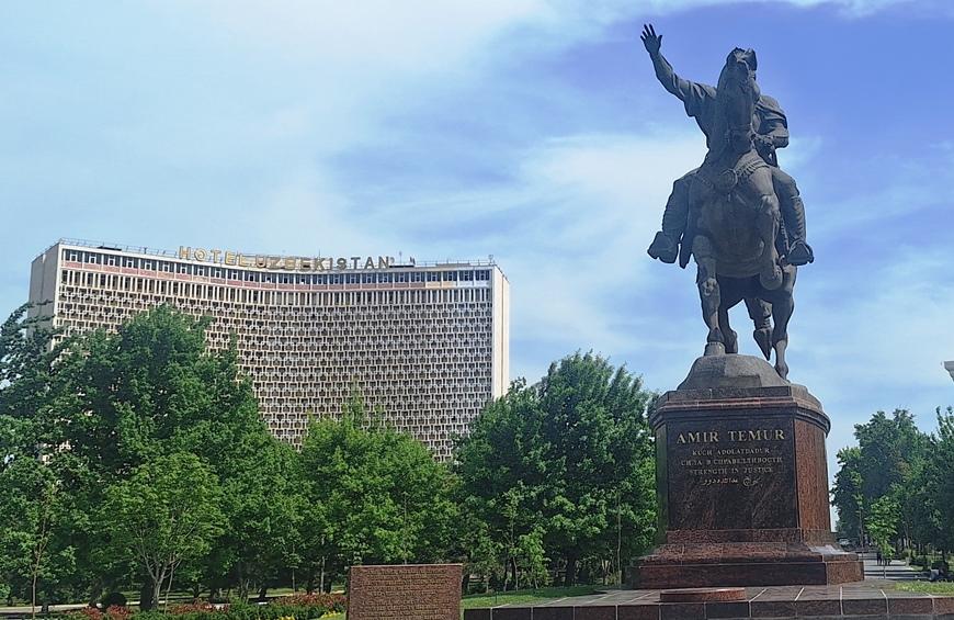 Amir Temur Square